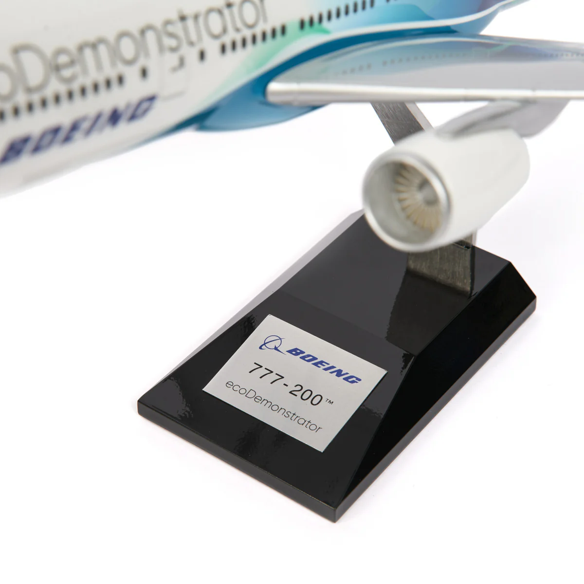 Boeing 777-200ER EcoDemonstrator 1:144 Model - Image 4