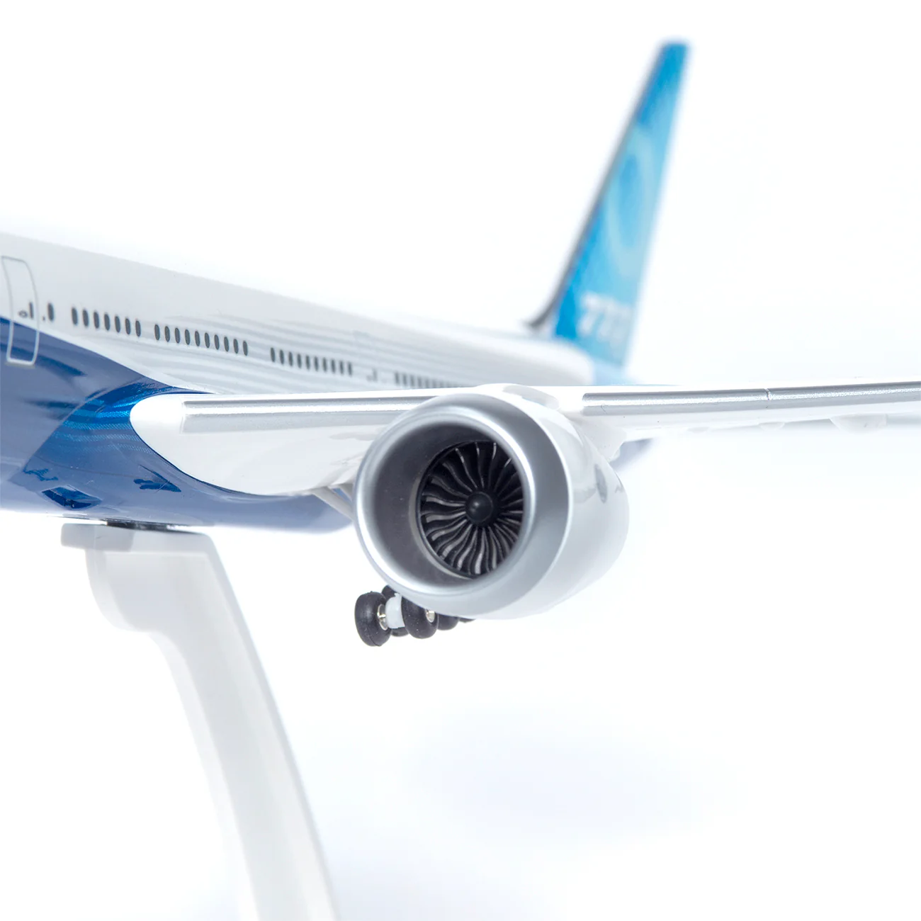 Boeing Unified 777-9 Foldable Wing Tips 1:200 Model - Image 2