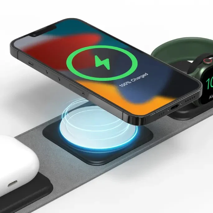 Mophie Boeing 3-in-1 Travel Charger - Image 6