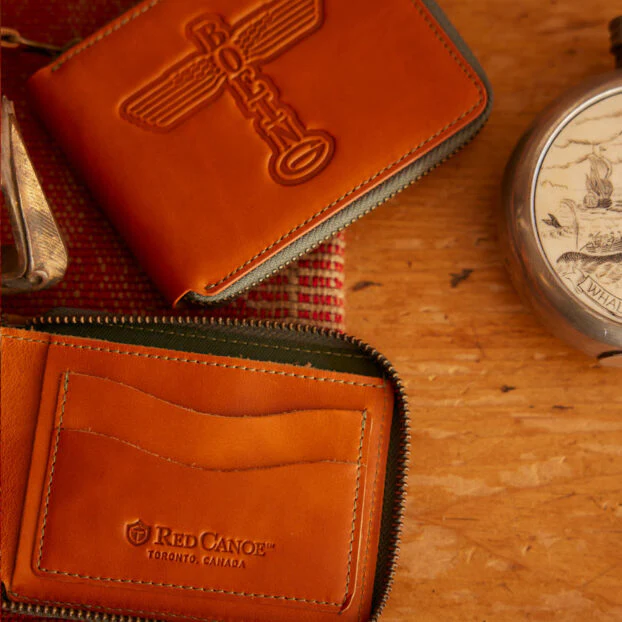 Red Canoe Boeing Airplane Logo Wallet - Image 4